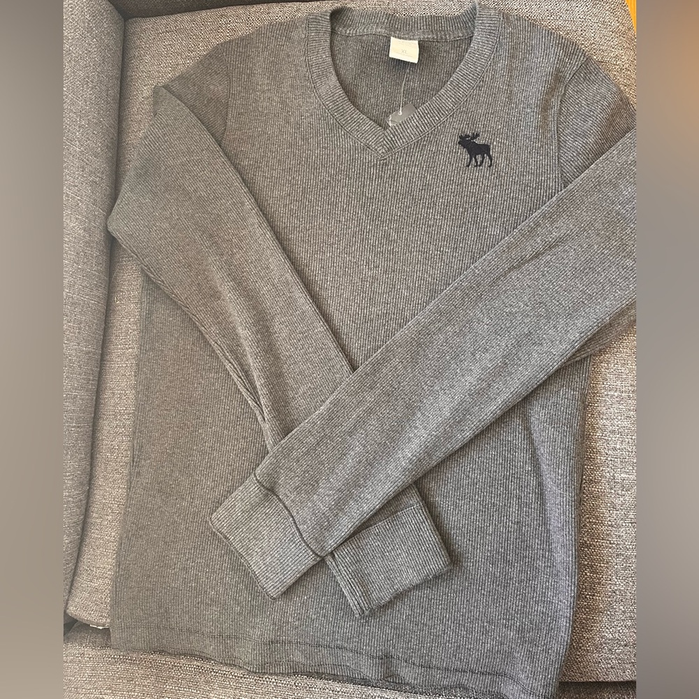 A&F ribbed v-neck